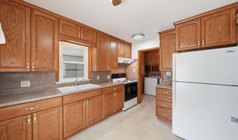 905 Sheffield Ave St, Adrian, MI 49221