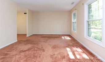 6 Woodmere Dr, Arden, NC 28704