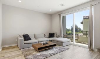 2572 S Escondido Blvd 808, Escondido, CA 92025