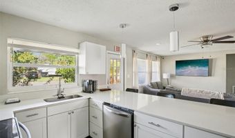 520 FAIRFAX Ln, Apollo Beach, FL 33572