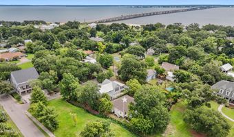 103 Oak Dr, Bay St. Louis, MS 39520