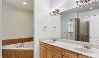 26 Ocaso Dr, Asheville, NC 28806