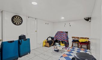 25 Livingston Ave, Avenel, NJ 07001