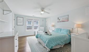 67 Caswell St, Narragansett, RI 02882