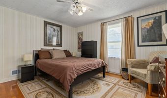 32 GARDEN Ct, Appleton, WI 54915