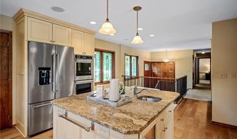 451 Reflection Rd, Apple Valley, MN 55124