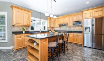 176 Fox Hollow Ln, Bristol, CT 06010