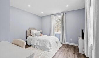 31 Manor Rd, Bolton, MA 01740