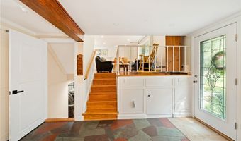 505 Cedar Ave, East Greenwich, RI 02818