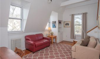 1 Oakwood Ter 7, Newport, RI 02840