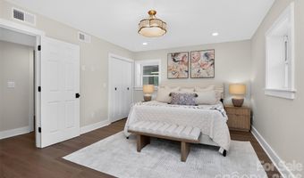 3617 Woodleaf Rd, Charlotte, NC 28205