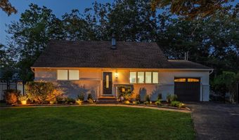 45 N Ronald Dr, Amityville, NY 11701