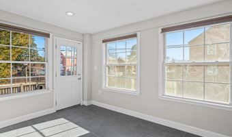 2100 27TH St S, Arlington, VA 22206