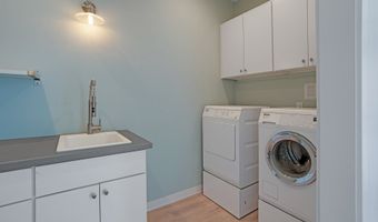 18266 S HOLLY Ln, Oregon City, OR 97045