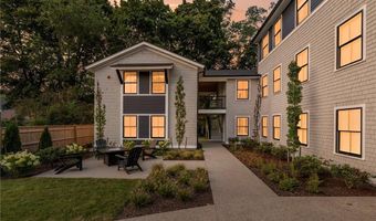 32 Exchange St 204, East Greenwich, RI 02818