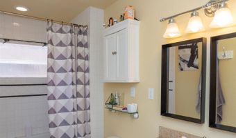 912 S 6th St, Artesia, NM 88210