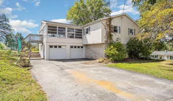 2400 RAMBLEWOOD Rd, York, PA 17408