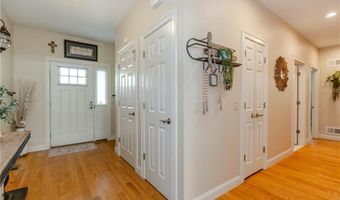 160 Allegra Ln, North Kingstown, RI 02852