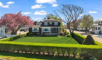 4 Van Zandt Ave, Newport, RI 02840