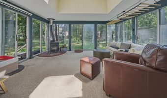 32 Fox Den Rd, Avon, CT 06001