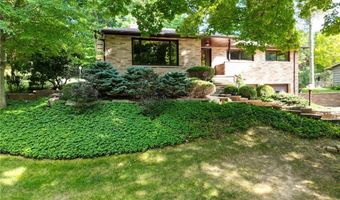 1341 Valley Dr, Akron, OH 44312