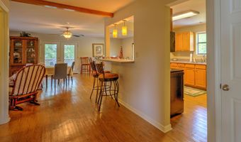 39 Harrison Rd, Bay St. Louis, MS 39520