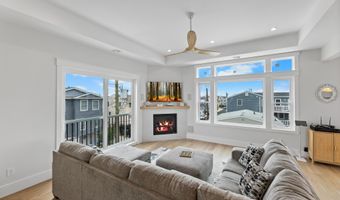 18 Mea Ln, Beach Haven, NJ 08008