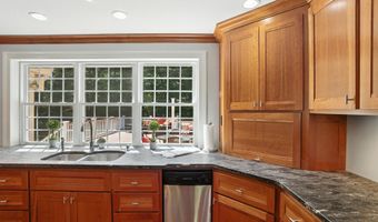 37 Magazine St, Bedford, NH 03110
