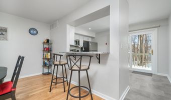 39 Manorwood Dr 39, Branford, CT 06405