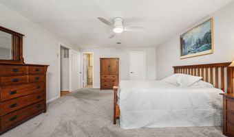 3843 30TH St N, Arlington, VA 22207