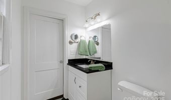 4010 Hiddenbrook Dr, Charlotte, NC 28205