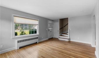 86 Bretton Woods Dr, Cranston, RI 02920