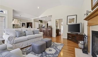 25 Southern View Dr, Narragansett, RI 02882