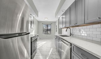 26 Essex Ct 26, Brookfield, CT 06804