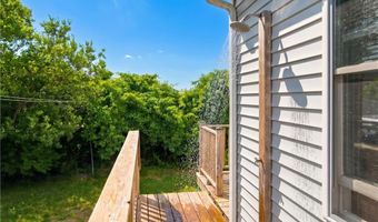 64 Burnside Ave, Narragansett, RI 02882