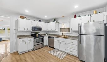 461 River Rd, Lincoln, RI 02865