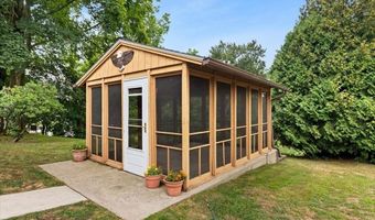 578 Woonasquatucket Ave, North Providence, RI 02911