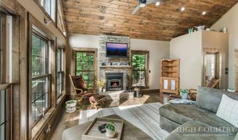 1009 Larkspur Trl, Banner Elk, NC 28604