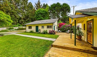 402 Tanglewood Rd, Arcata, CA 95521