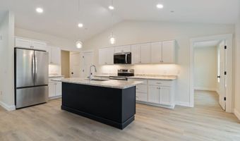 1508 Foxes Ridge Rd, Acton, ME 04001