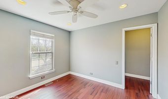 8 GEORGETOWN Ct, Algonquin, IL 60102