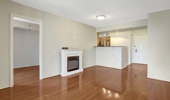 1001 N VERMONT St 813, Arlington, VA 22201