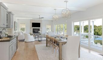 1040 Buttonwoods Ave, Warwick, RI 02886