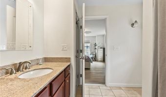 2 Gray Coach Ln 210, Cranston, RI 02921