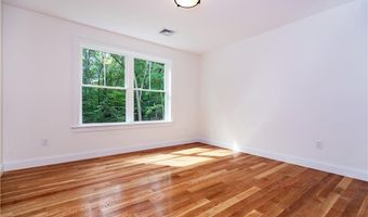 44 Saddlebrook Dr, Warwick, RI 02818