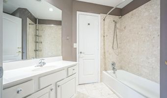 1050 N STUART St 411, Arlington, VA 22201