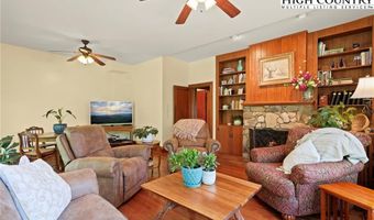 140 Library Ln, Banner Elk, NC 28604