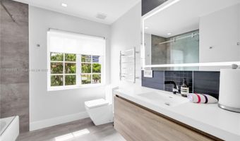 3015 NE 208th St 3015, Aventura, FL 33180