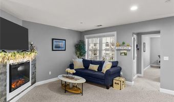 40 Saw Mill Dr 203, North Kingstown, RI 02852