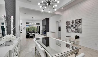 6927 CRESTPOINT Dr, Apollo Beach, FL 33572